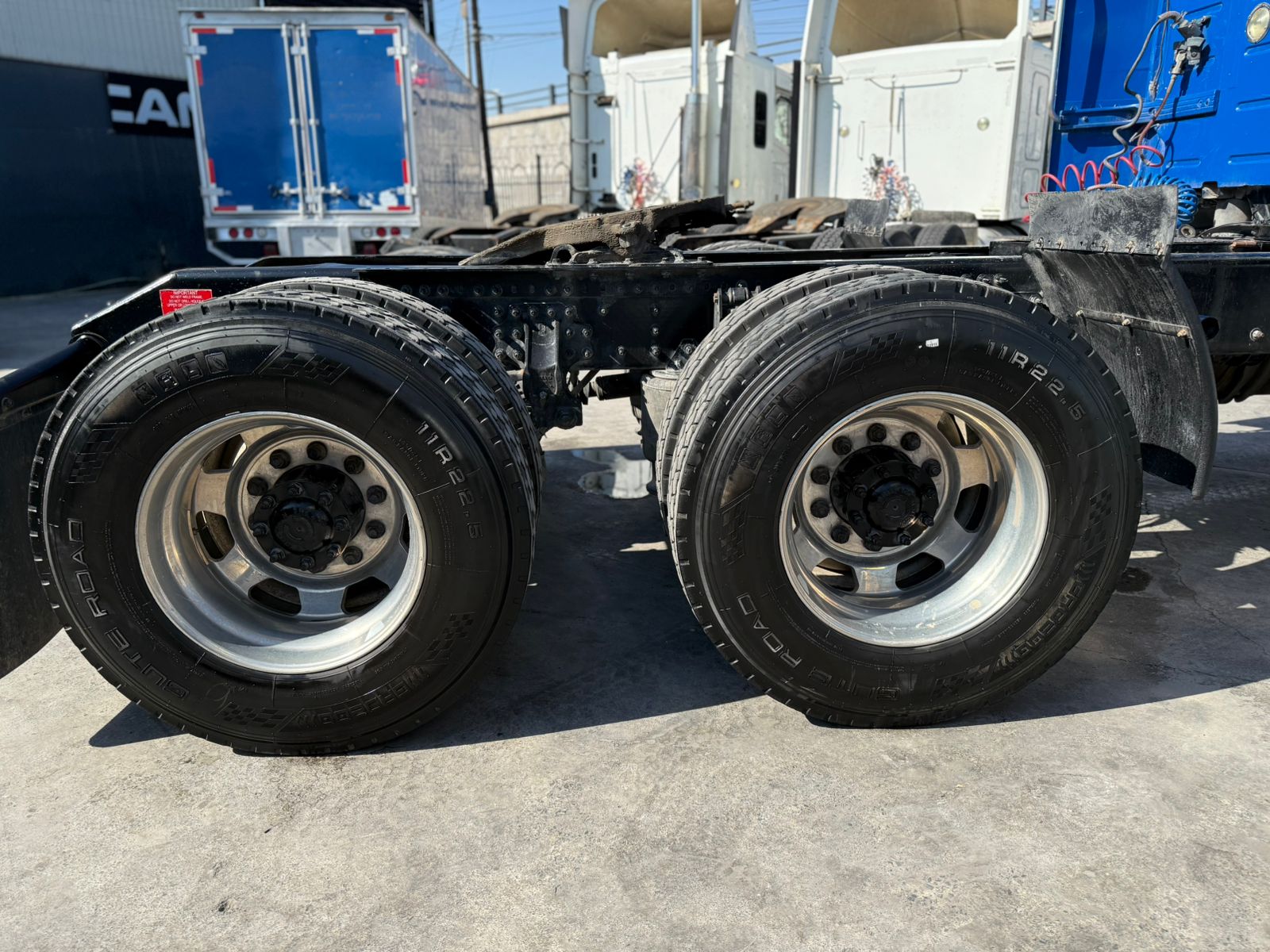 Volvo VNL  64T